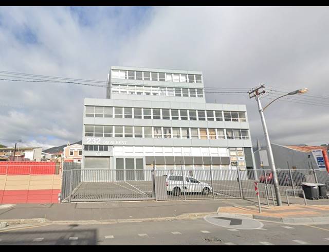 240M² BUSINESS TO LET IN WOODSTOCK